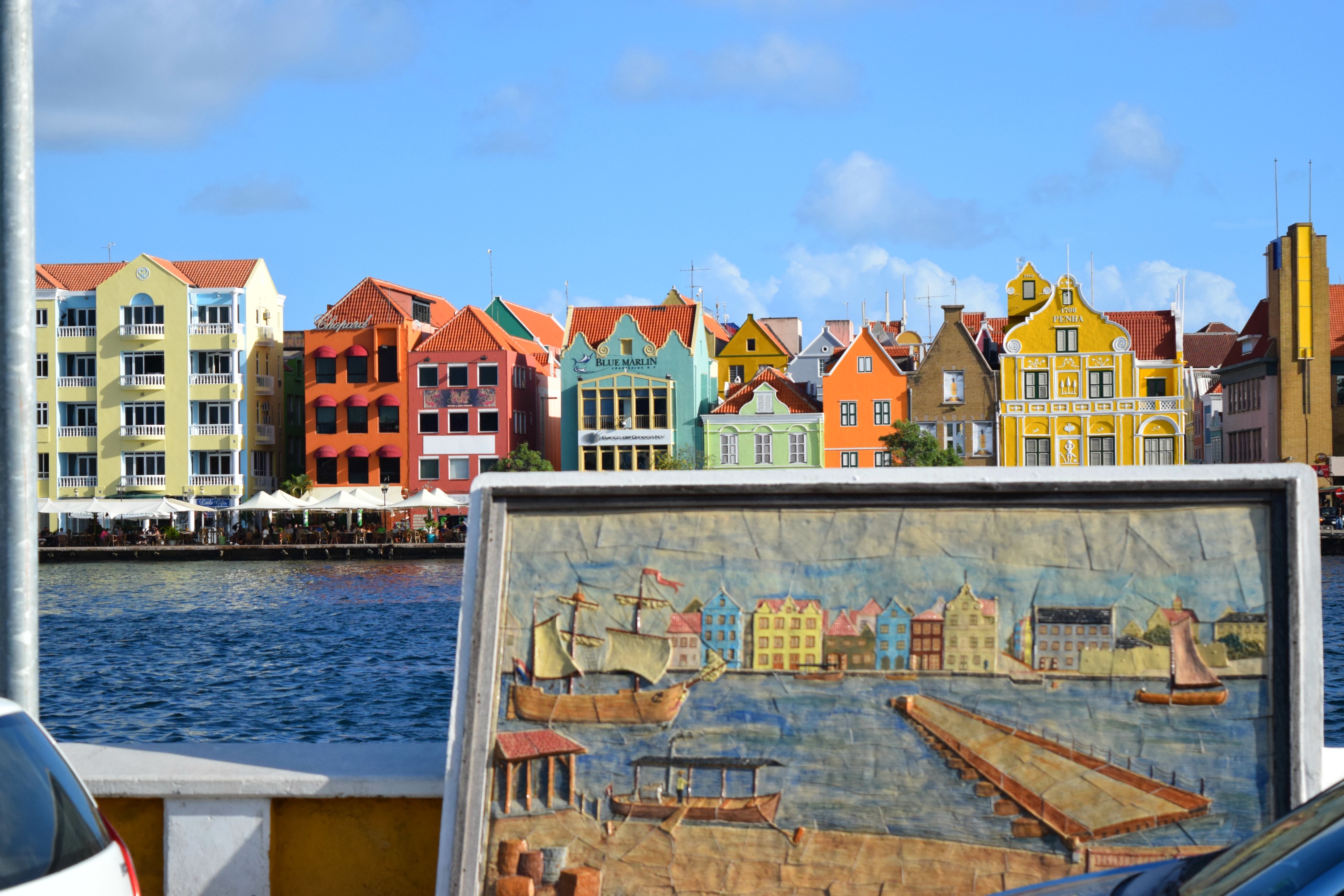 vibrant-colors-willemstad-curacao-33