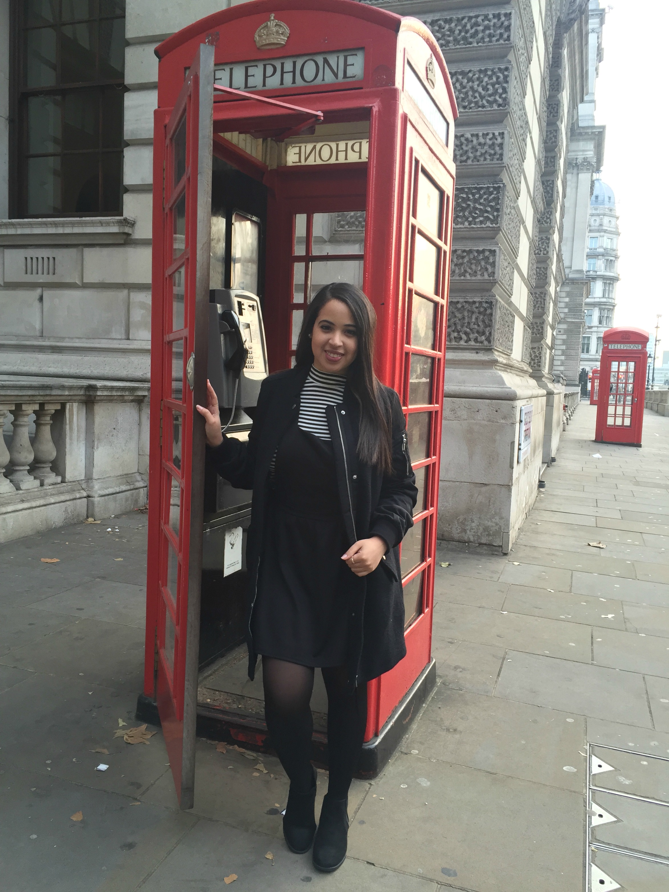 London Travel Diary red telephone booth